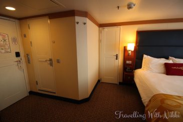disneydreamstateroom5522-38
